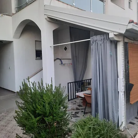 Apartmani Darko Kornic Exterior photo