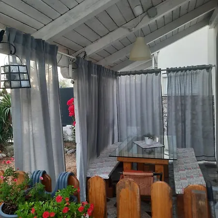 Apartmani Darko Kornic Exterior photo